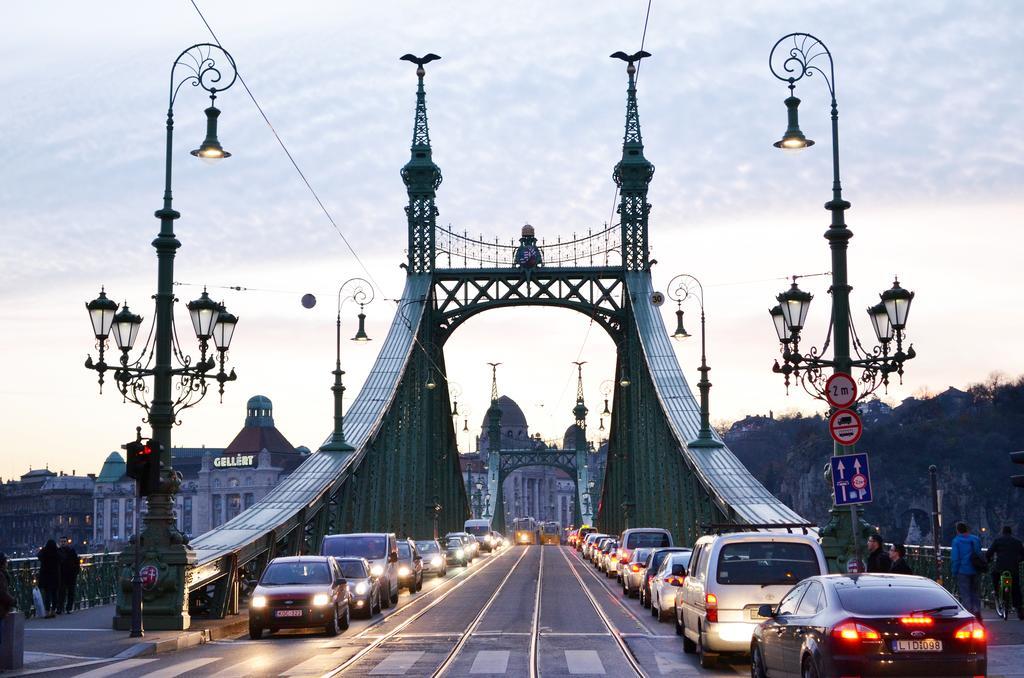 Central - Fovam * Budapeste